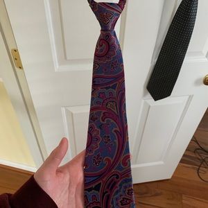 Beautiful purple pattern tie!